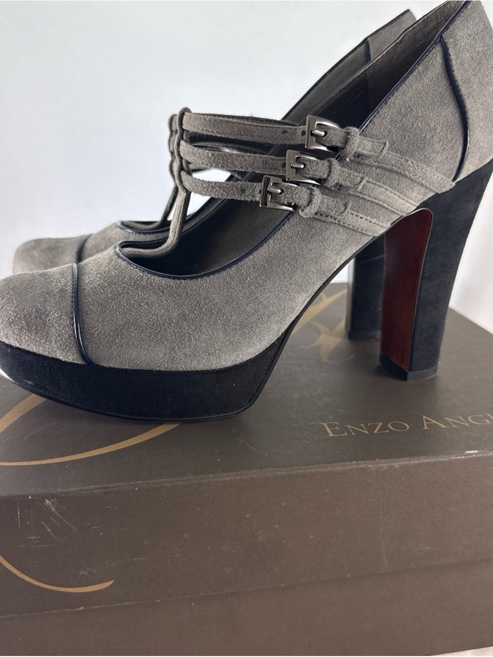 Enzo Angiolini Gray Suede Triple-Strap Platform Heels Y2K